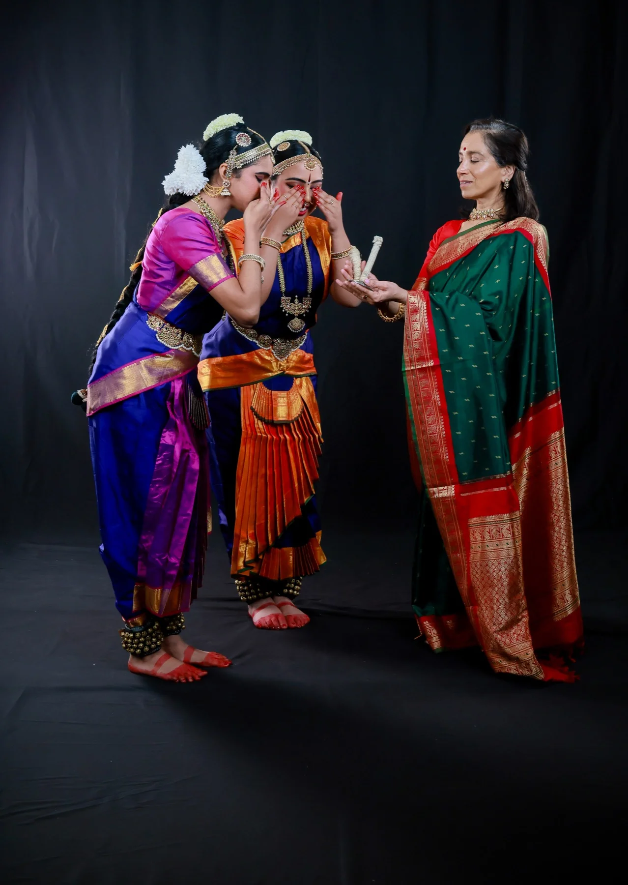 Guru Jaynti Seshan guiding Shreya and Shriya
